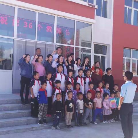 重温教师誓词    牢记育人使命