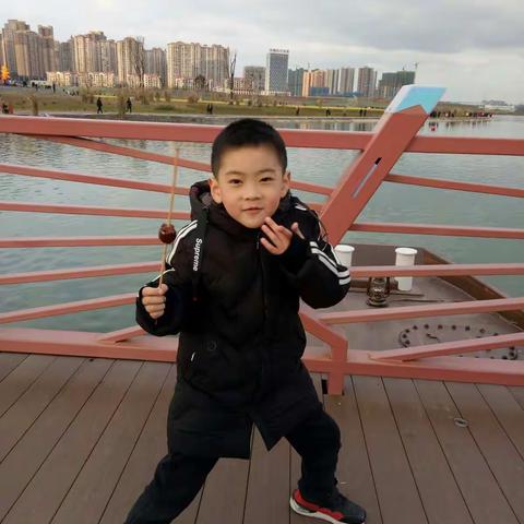 你是一只小蜗牛，我是慢慢赶蜗牛的人