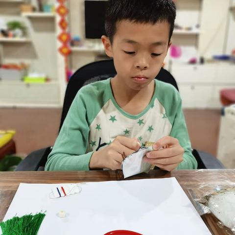 童心童趣迎端午，多滋多彩中国节——记吴智轩同学制作端午香包