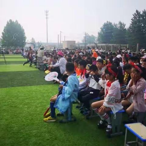 时代好少年，开镰庆丰收--三年级