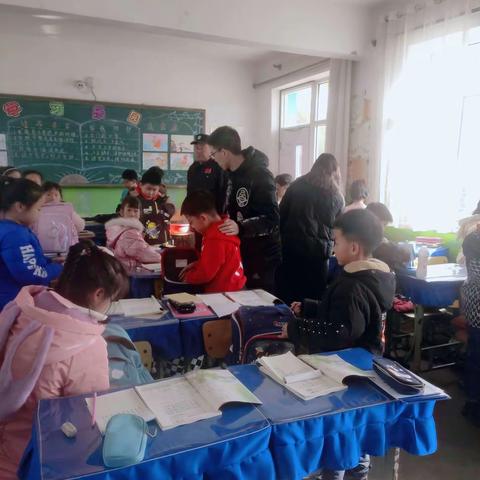 严查管制刀具，确保校园安全 －－东台小学开展管制刀具收缴活动