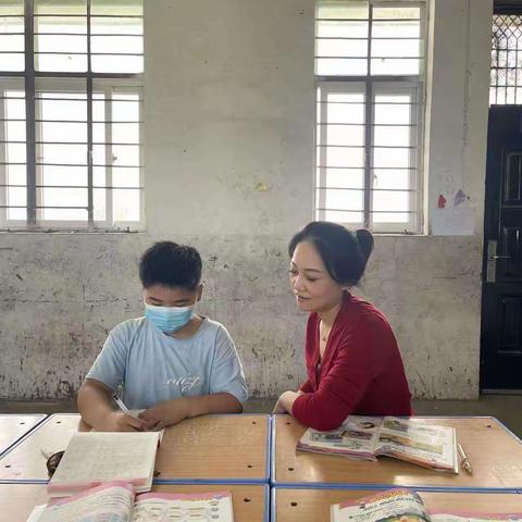 守教育初心-做最美教师 皇帝庙乡樊堂小学最美教师邢真真