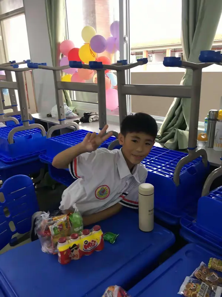 罗定市泷州小学三7班七彩童年放飞理想庆祝六一儿童节活动