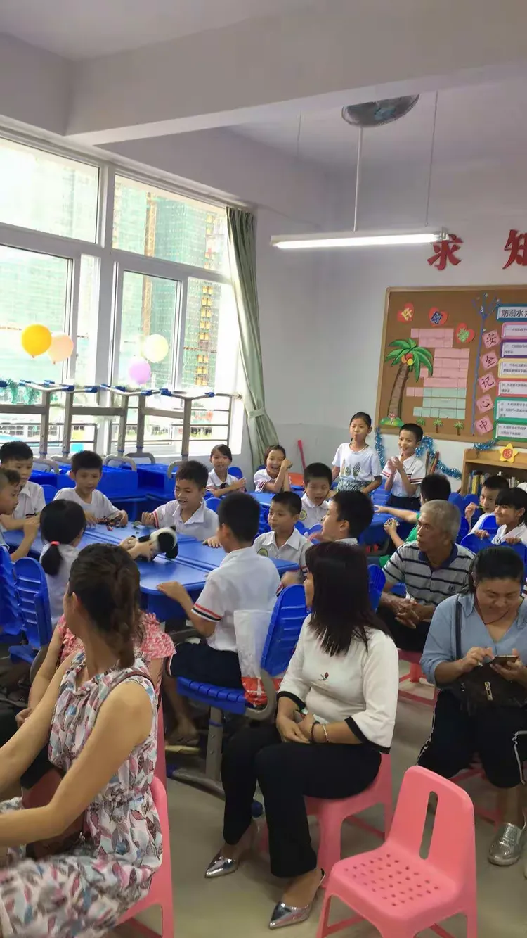 罗定市泷州小学三7班七彩童年放飞理想庆祝六一儿童节活动