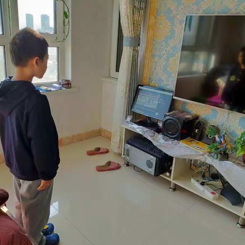 一次特殊的升旗仪式——一年一班云升旗记录