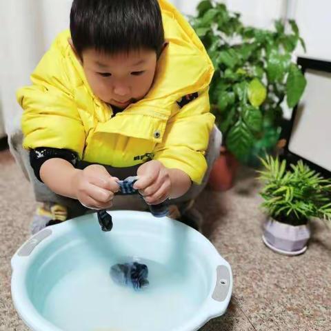 劳动教育之一二年级“自己的事情自己做”