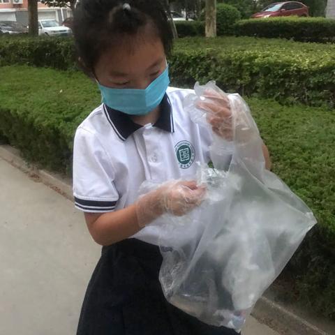 创建文明城市，国昌学子在行动——2019级海贝中队🐚