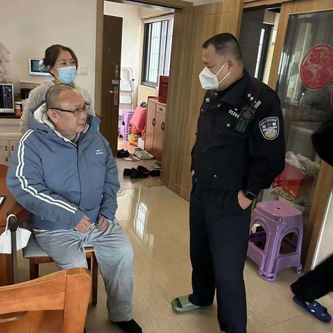 市交警支队詹锋副支队长、董冬主任一行带队走访慰问龙华大队困难民辅警