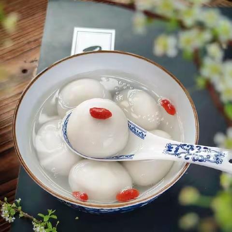 “我的小手搓汤圆”——小四班劳动实践活动