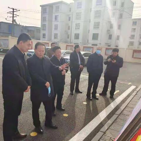 朱光耀局长到龙阳中学进行专题调研