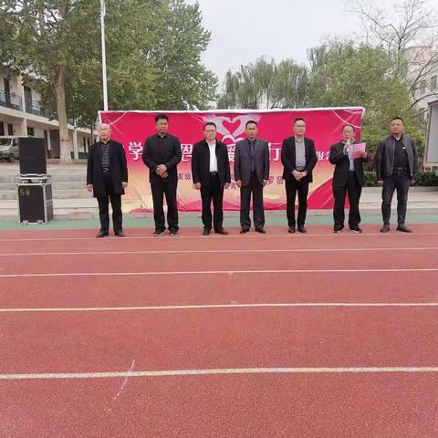 学会感恩，与爱同行——龙阳中学举行感恩砺志报告会