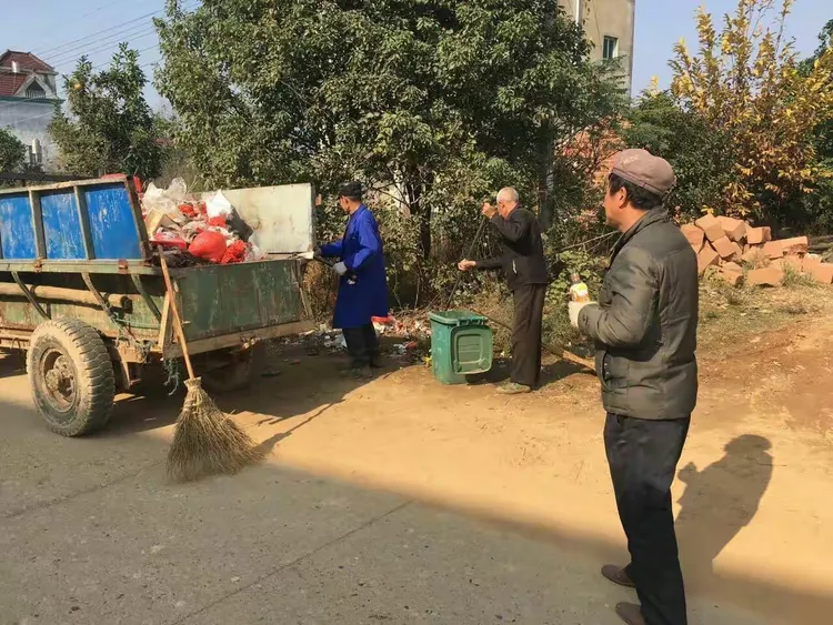 不留死角不留盲区高家岭镇全员做好农村环境卫生整治工作