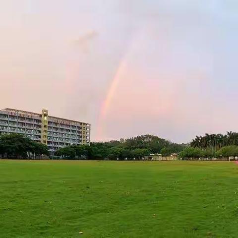 务实、担当，开拓我校高中教育新品牌！一一在合江中学高三“3+证书”班春季高考百日冲刺誓师大会上的讲话