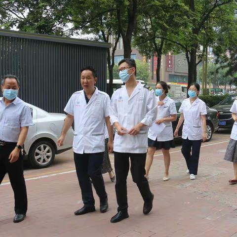 西安凤城医院首创国际城急救车组今日运行