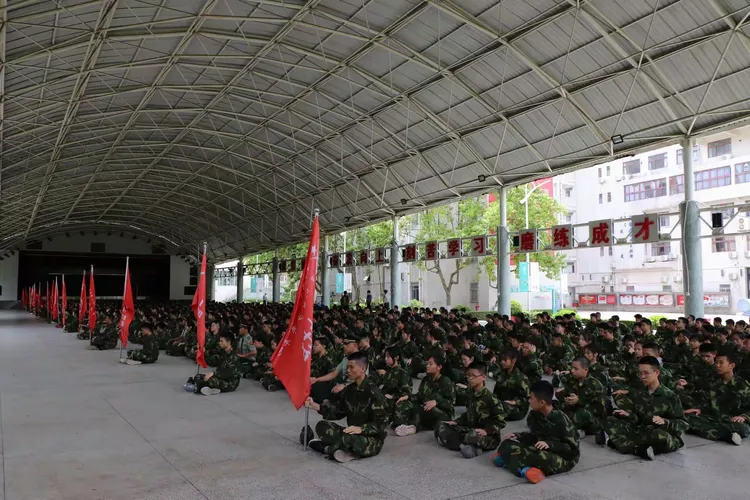 观澜第二中学劳技与安全教育活动