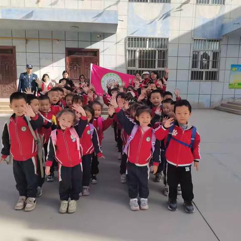 秋日漫时光，相约“趣”秋游        ——29团菁菁幼儿园大班秋游活动