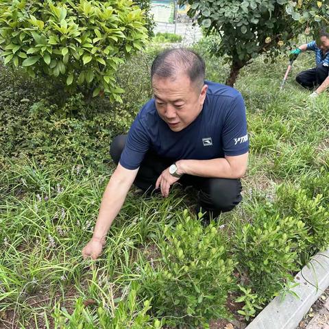 神堂小学开学大扫除