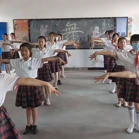 蒲北街道中心小学舞蹈社团