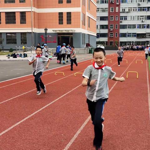 我们的道路洒满阳光「田径社团」