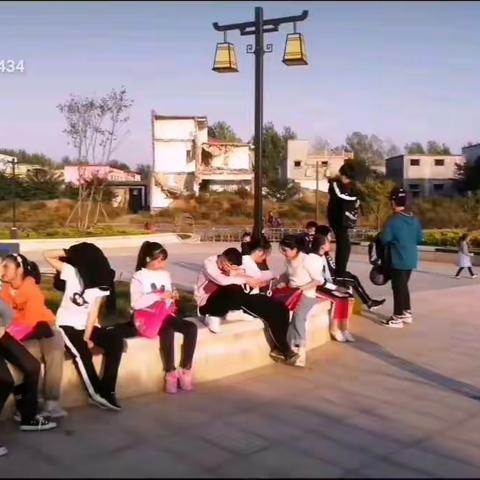 李冰美术研究暑期限量招生