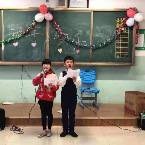 东营区第一中学二年级二班“快乐成长，喜迎元旦”联欢会