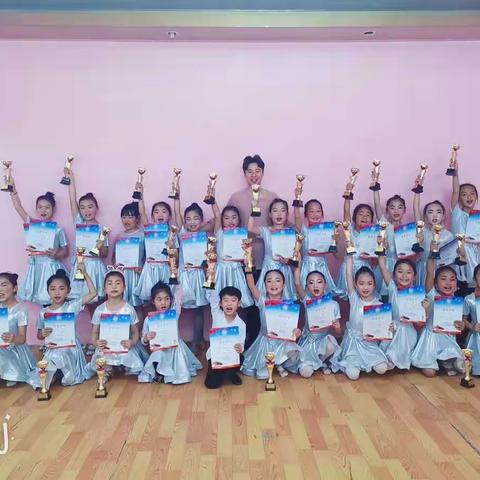 一鸣舞蹈2019年暑期报名开始啦！🎉🎉💃💃