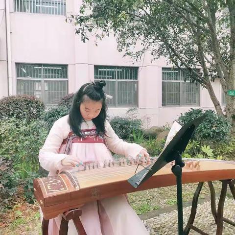 樱花始盛开 诗意恰自来——句容市实验小学四（3）班樱花诗词会