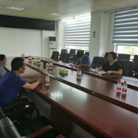 儋州市市场监督管理局就“五一”期间疫情防控发现问题约谈零售药店