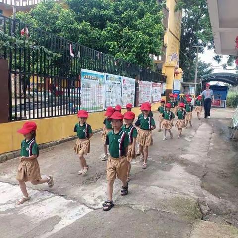 走进小学，体验成长——宾阳县新圩镇燕燕幼儿园开展参观小学幼小衔接活动