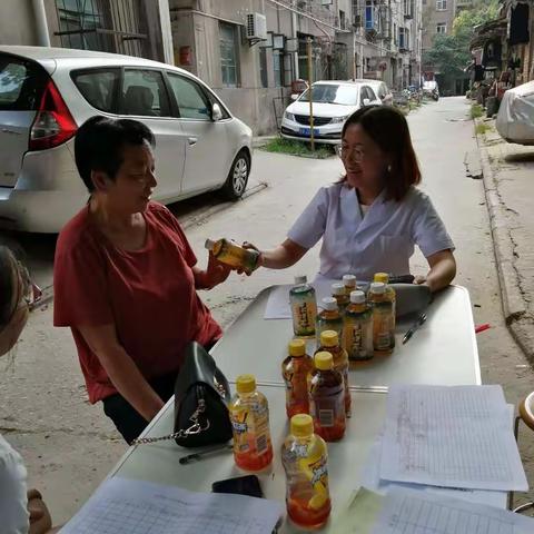 炎炎夏日，情系居民—土门中心家医团队开展送清凉、送健康服务