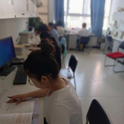 书香润心田 阅读伴成长——宁陵县第三实验小学四年级教师阅读主题活动