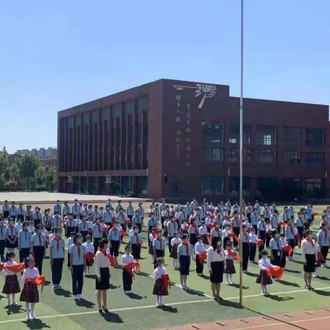 喜迎二十大，争做好队员——东方红教育集团一年级入队仪式纪实