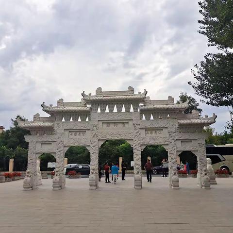 初秋游梅河(之一植物园、海龙湖)