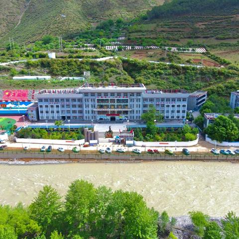 给心灵一扇窗  沐浴璀璨星光🌵—德钦县第三小学开展心理健康教育系列活动