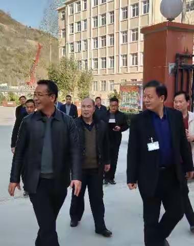 康县县长文元旦一行莅临我校检查指导疫情防控暨开学准备工作