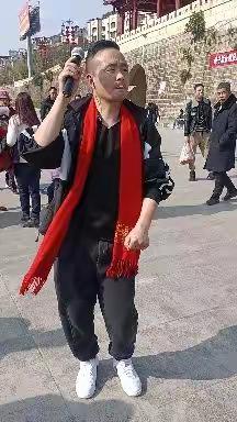 欢乐中国年二0二三年正月初七资中县滨江公园掠影摄影：李世元。