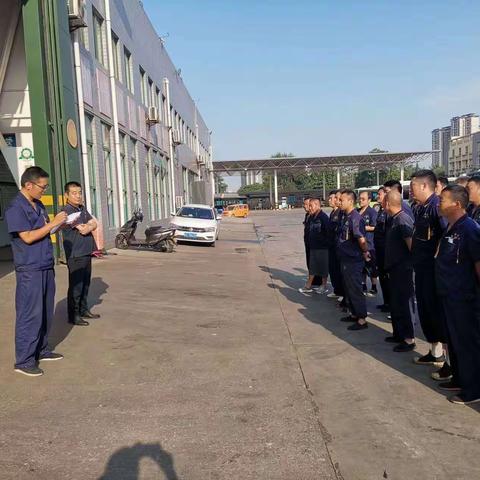 党员青年齐动员，保修车间换新颜