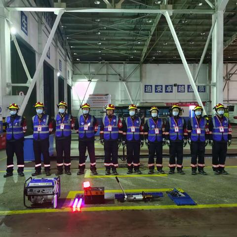 西安市公交集团车辆应急救援队 ﻿   第八分队开展应急救援演练活动