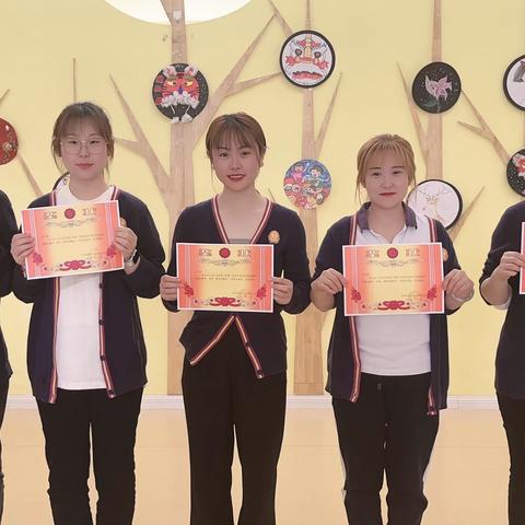 【宝鸡市金台区百翠幼儿园小一班】定格精彩瞬间