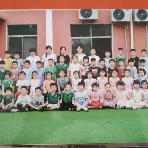 毕业啦，水堡中心幼儿园大二班毕业季。