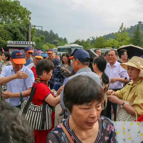 第四篇       游湖畅谈