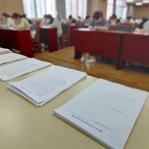 护理部组织上半年护理理论考试