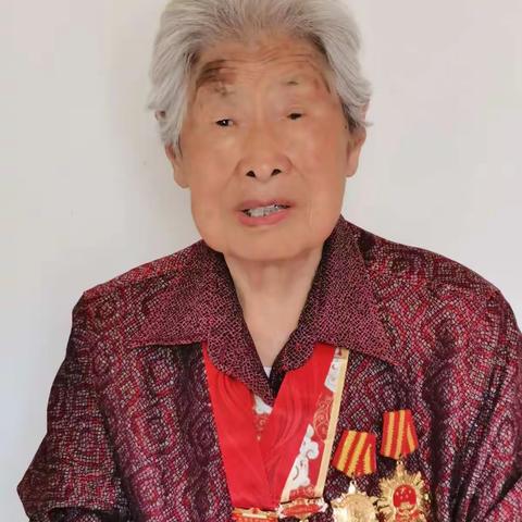 高强丨老母亲参观影展的故事 原创 高强 山东金融文学