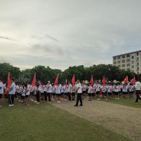 扣好人生第一粒扣子---少年先锋队徐闻县海鸥学校新队员入队仪式