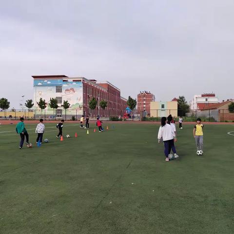 快乐足球（足球润智课程）