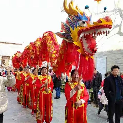 美伦美焕的陕南洋县社火新春闹元宵