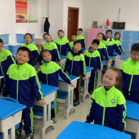 毓才实验学校小学部音乐课展示———二年四班