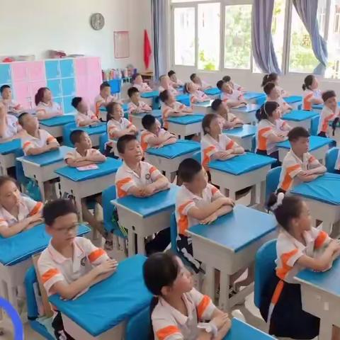 毓才实验学校小学部音乐课“期末展示”———二年四班