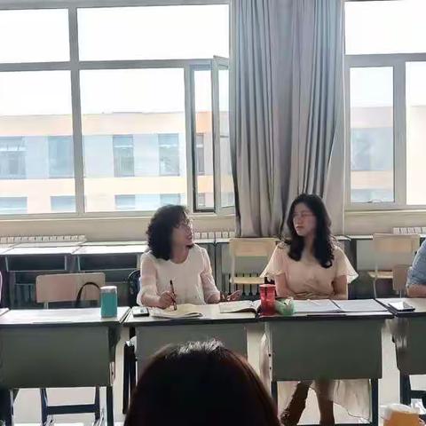 呼和浩特市英语教研室赵静红老师于我校指导教学。