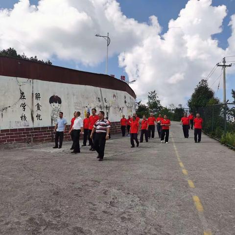 四大寨民族小学“感恩教师节”系列活动